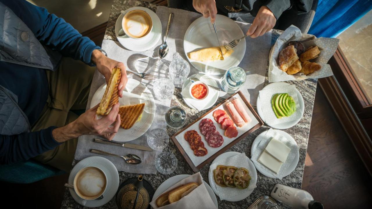 El Llorenc Parc De La Mar - Adults Only Palma de Mallorca Exteriör bild A typical breakfast at the hotel