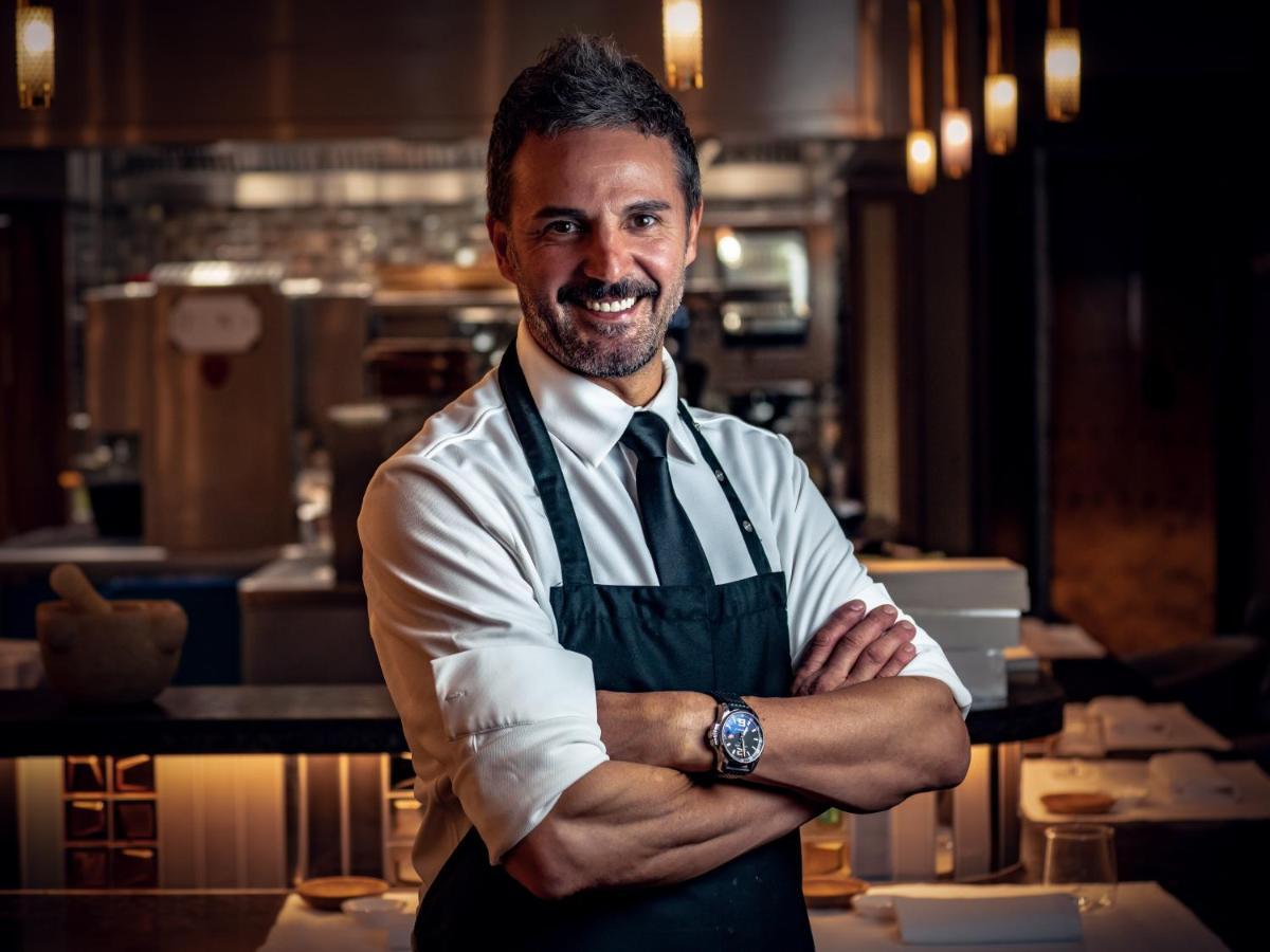 El Llorenc Parc De La Mar - Adults Only Palma de Mallorca Exteriör bild Chef and restaurateur, Anthony Bourdain